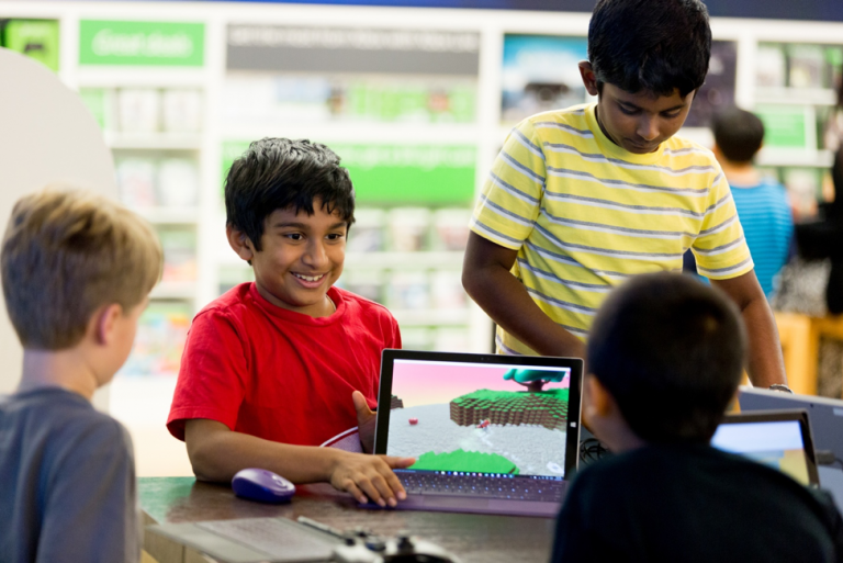 Free Summer Camps for kids at Microsoft Stores | Microsoft Latinx