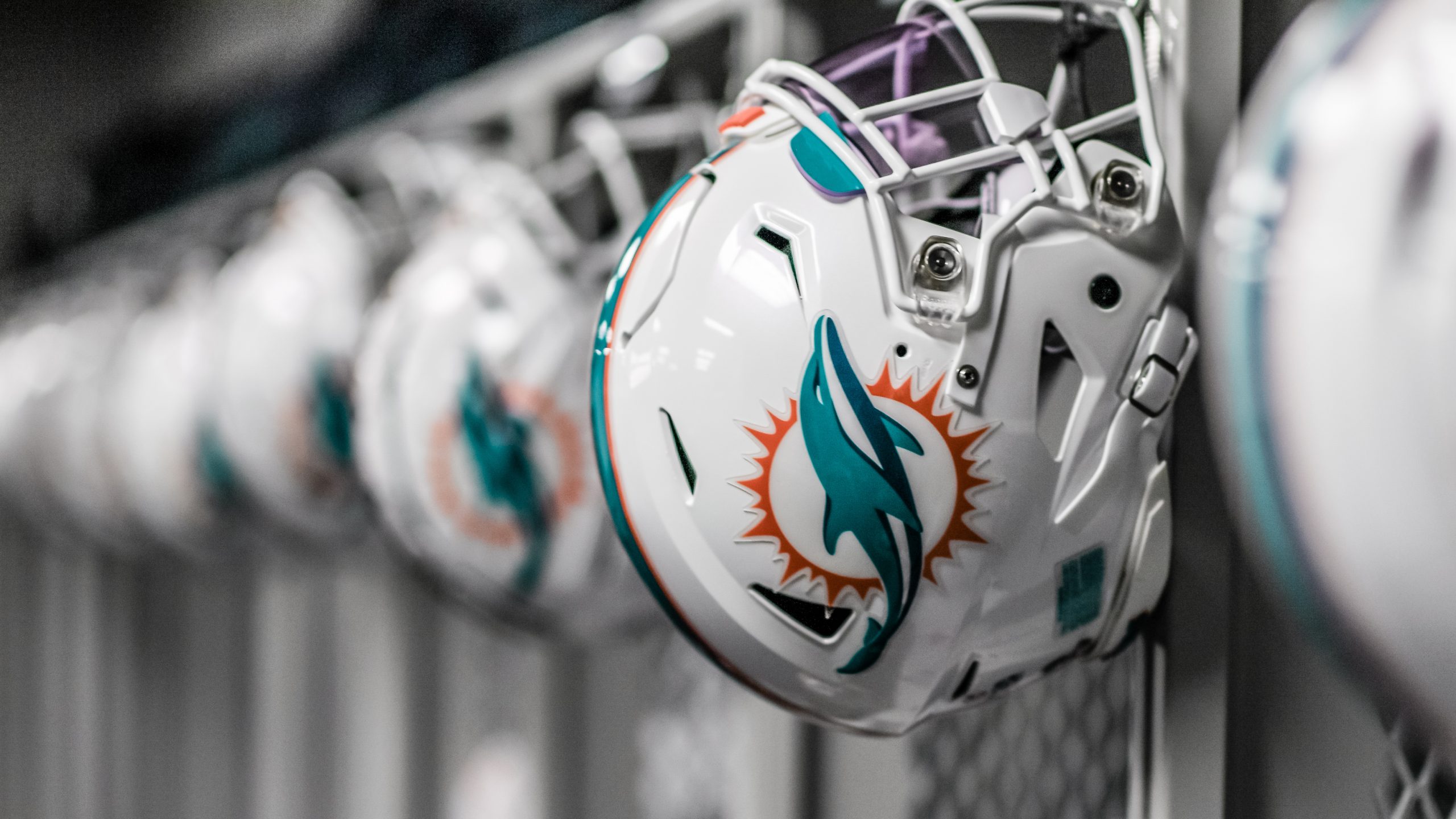 All Eyes on the Ball: How the Miami Dolphins Don't Miss a Play in This New  Normal | Microsoft Latinx